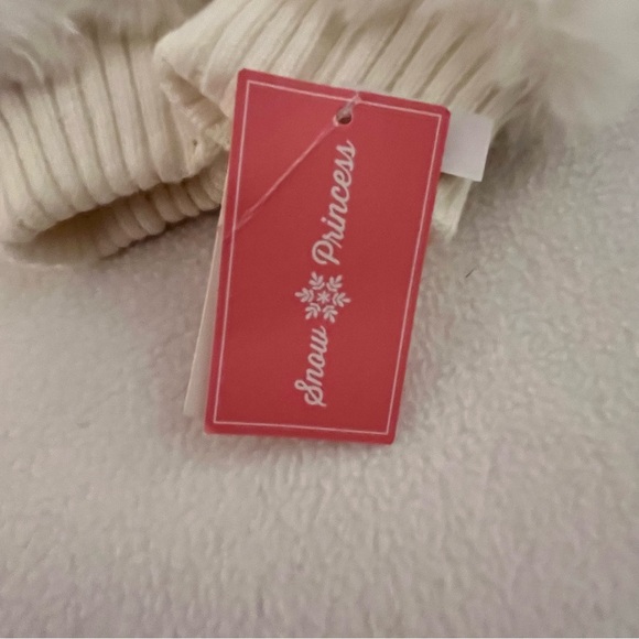 Gymboree Snow Princess White Faux Fur Mittens - Picture 3 of 4